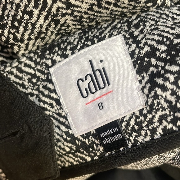 Size 8 CAbi Agent Skirt - Picture 2 of 7